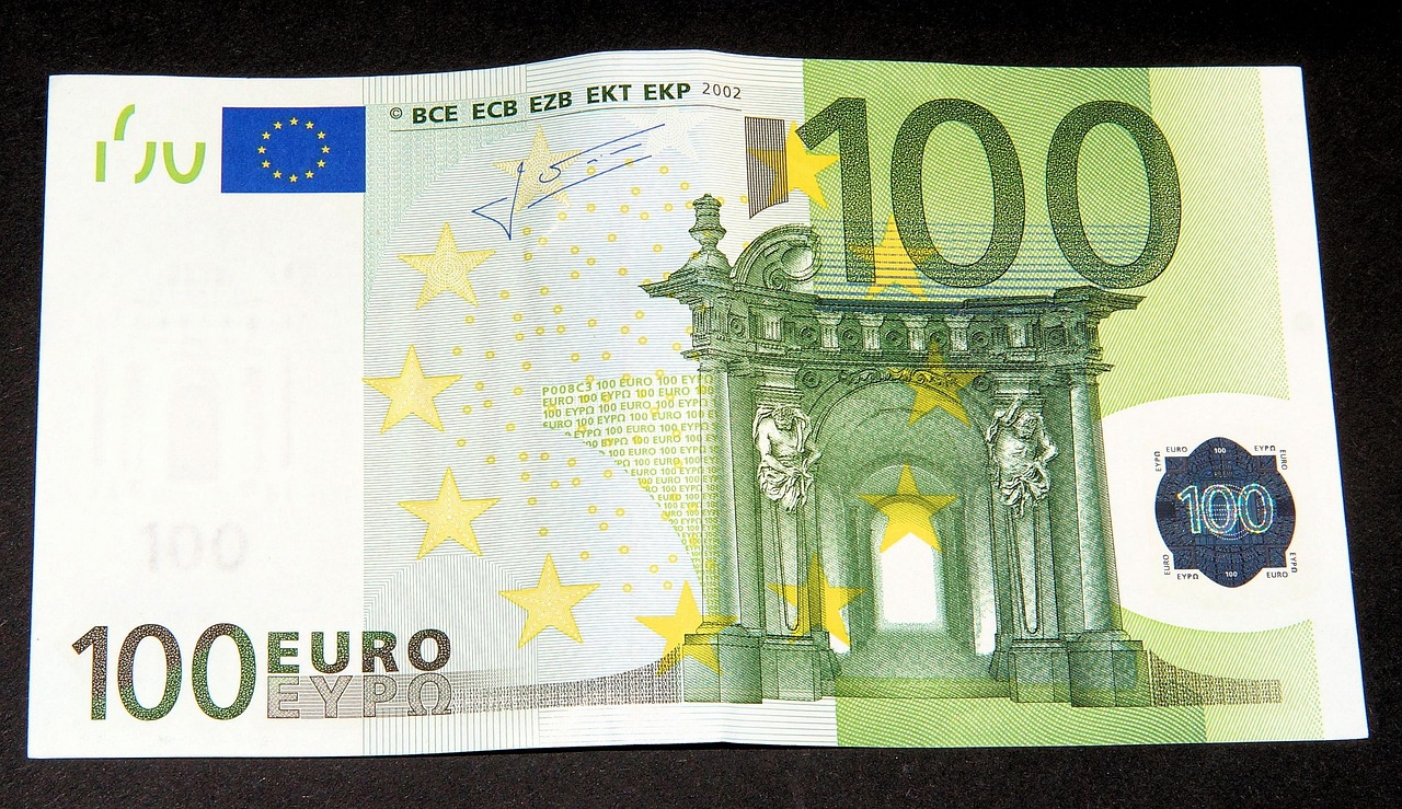 RE 100